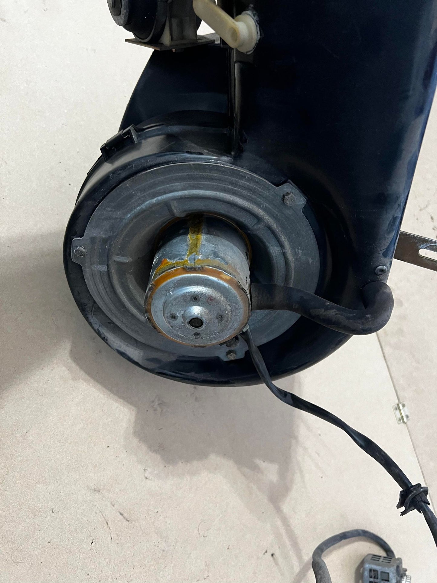 Used Mercedes-Benz Heater Case Fan Blower W116