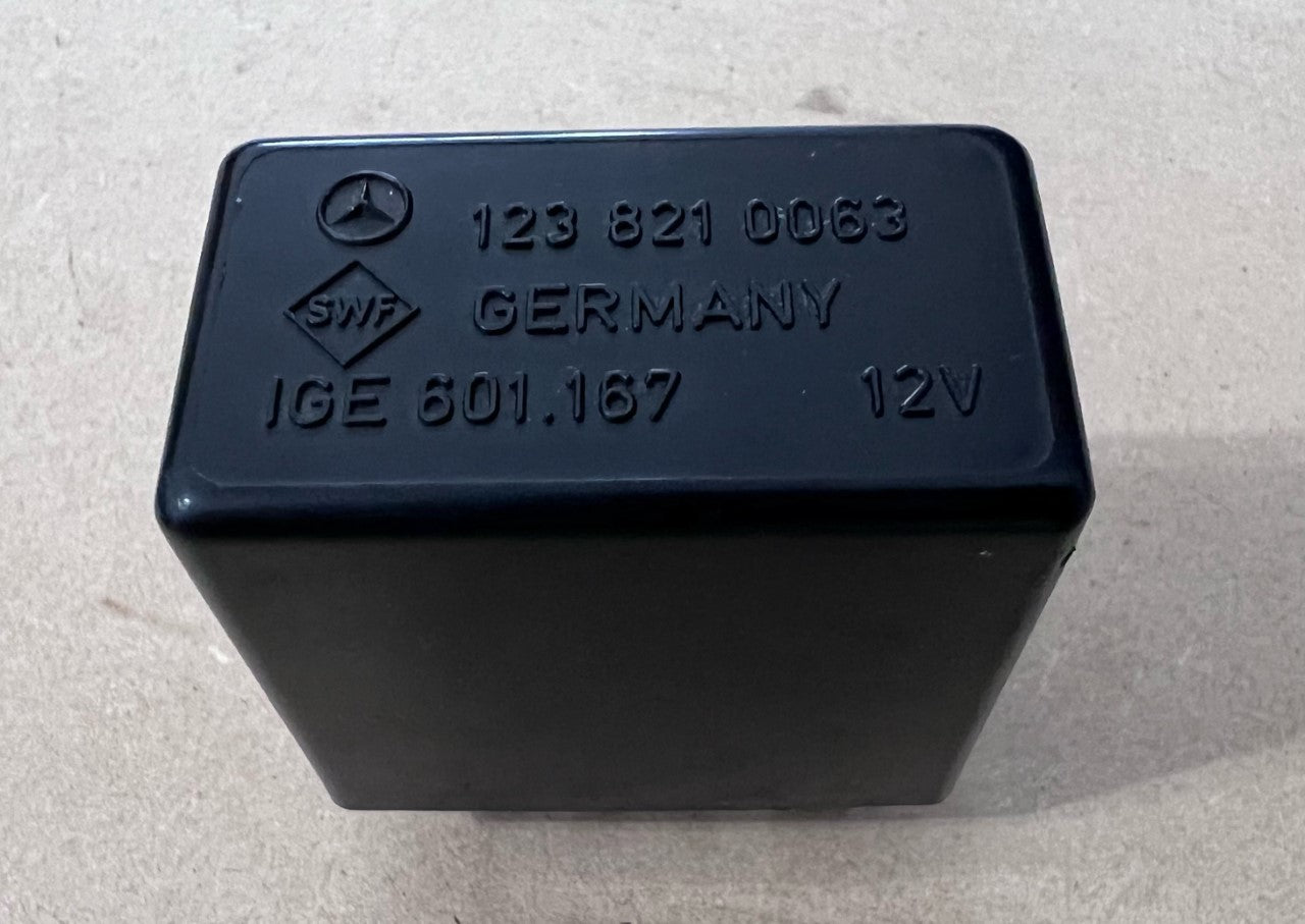 Used Mercedes-Benz Windshield Wiper Relay Control Module W116 W107 W123