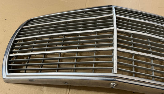 Used Mercedes-Benz Front Radiator Grille W123