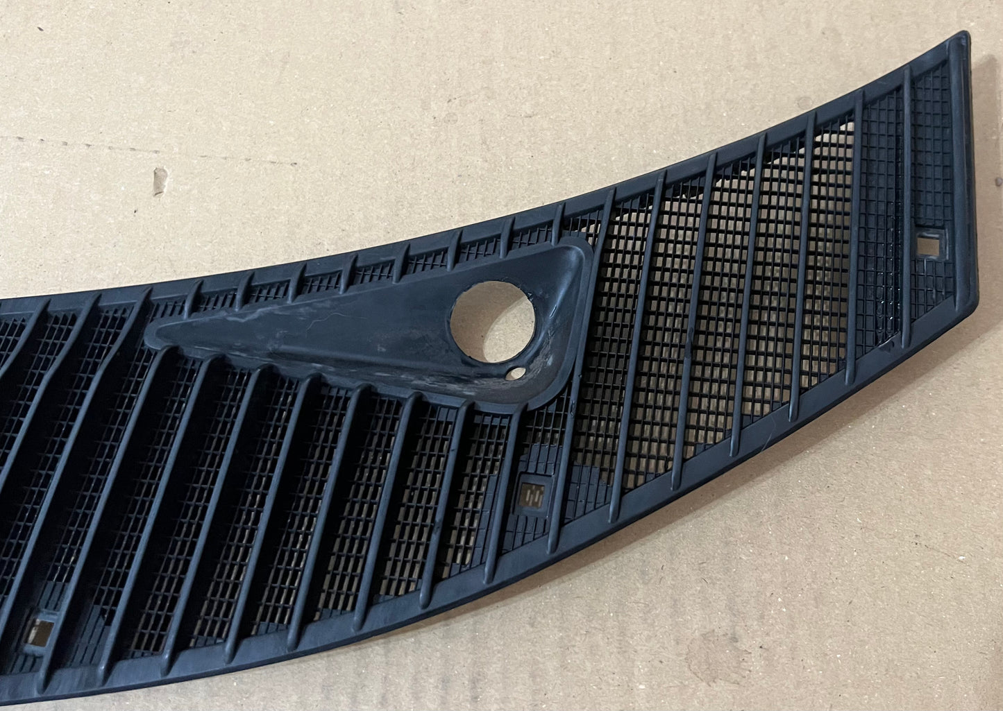 Used Mercedes-Benz Cowl Wiper Vent Cover W123